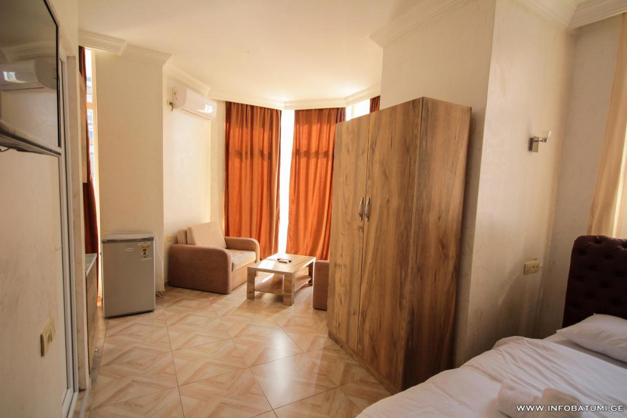 Hotel Batumi Inn Exterior photo